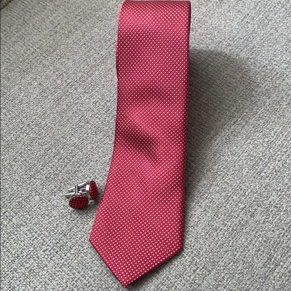 Tie and cuff link